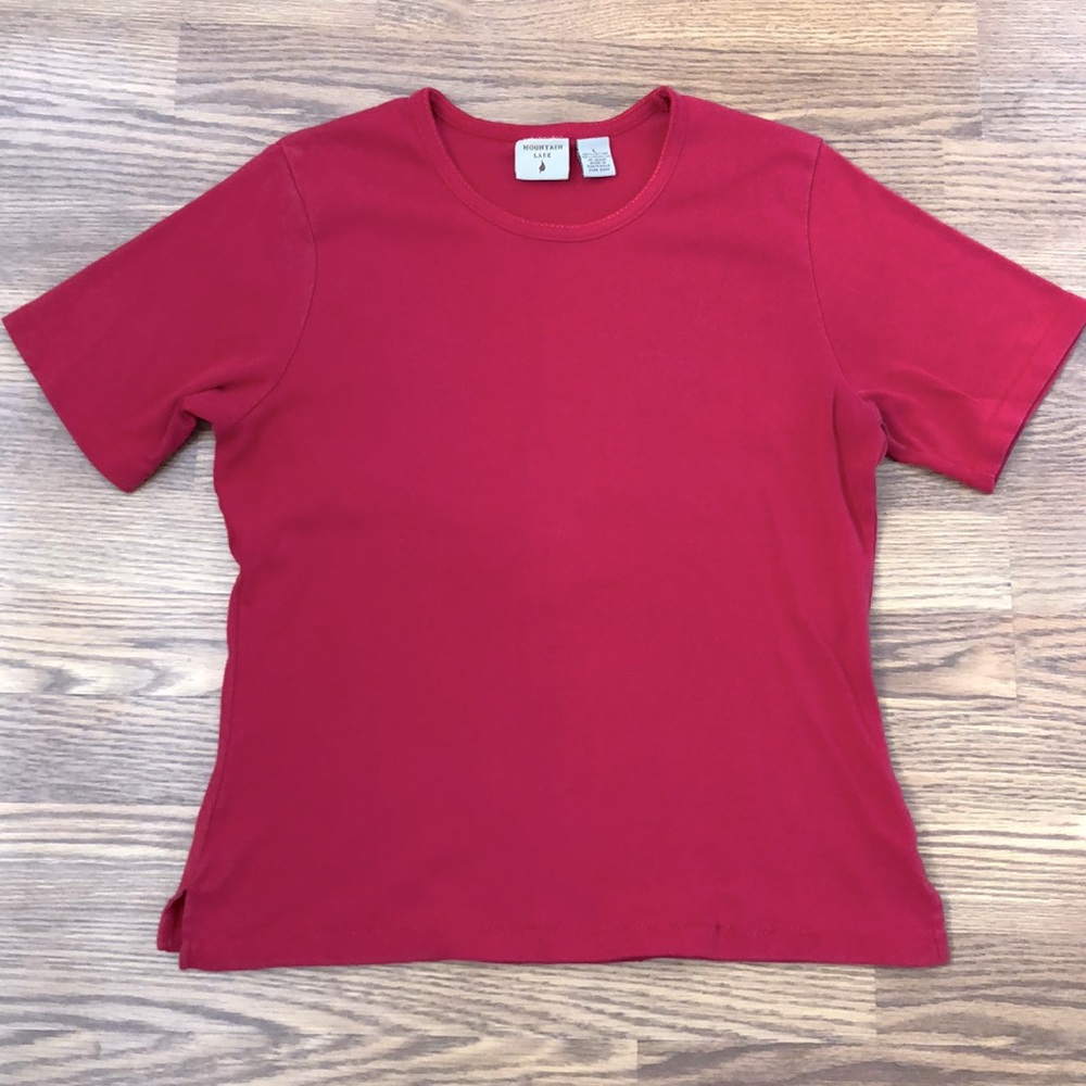 Red crew neck short sleeve T-shirt. Stitching accent around neckline. Size large